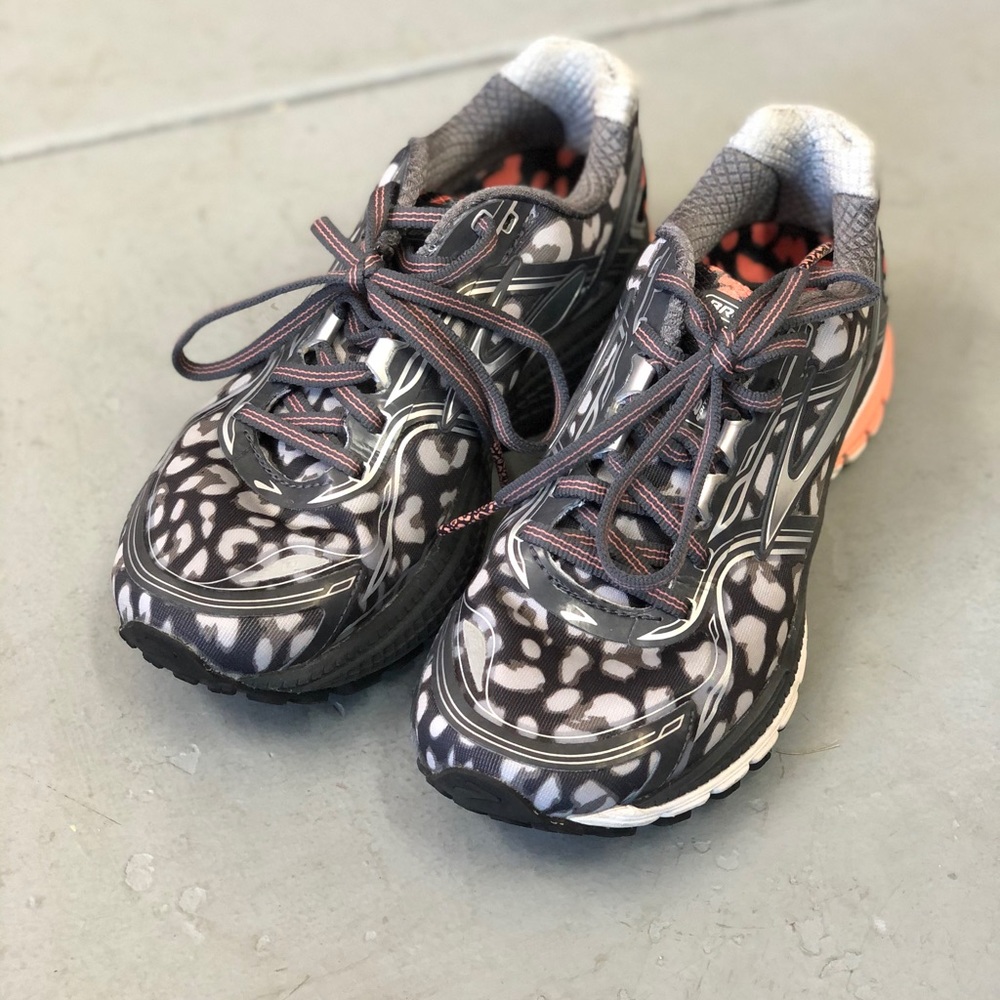 Brooks Ghost Leopard Grey & Coral Running Shoes
